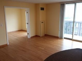 200 N Dearborn St #484, Chicago, IL 60601