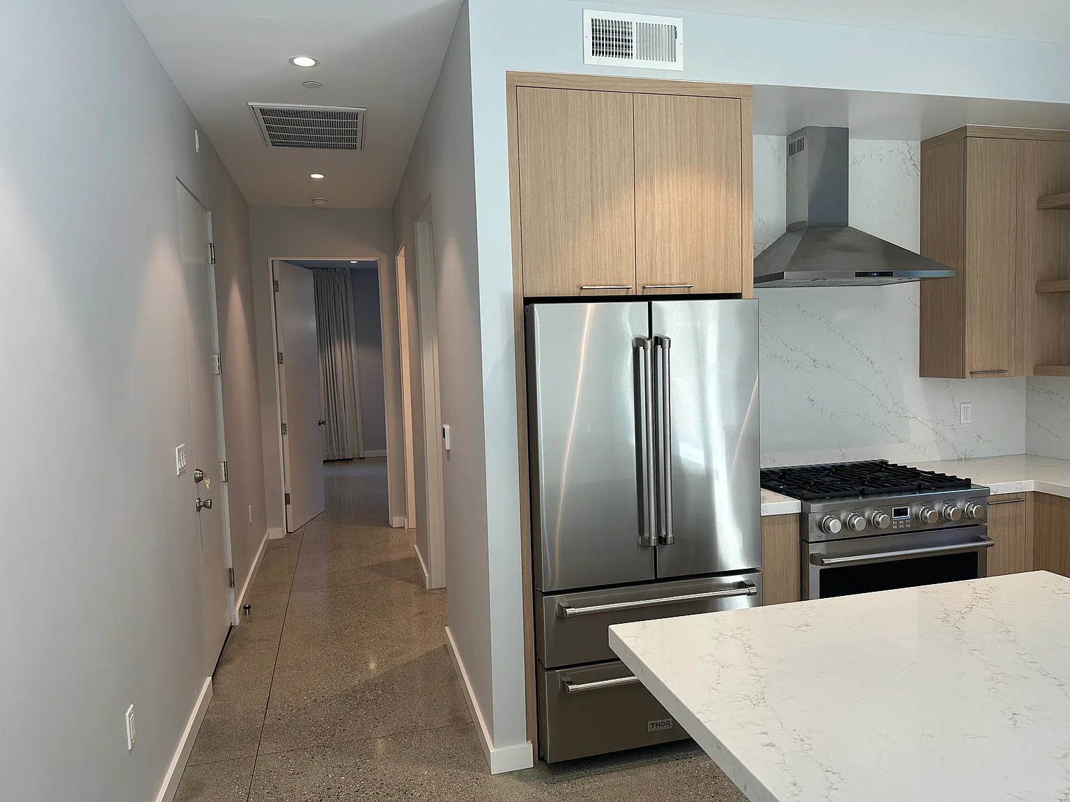 1 bed, 850 sqft, $3,500 — Photo 3