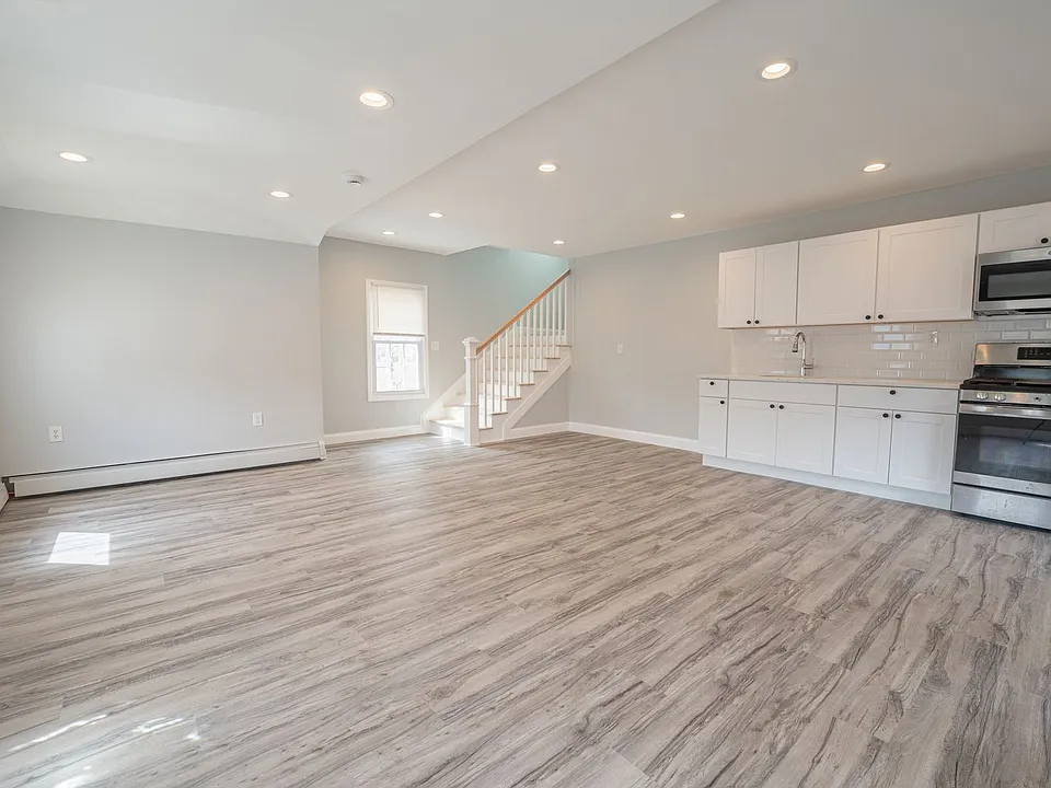 12 Union Ave