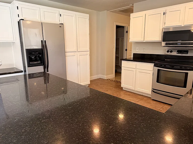 1743 W Green Valley Ln — Photo 6
