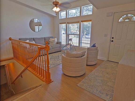4th image of 729 32nd St