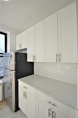 Rented by CITY SKYLINE REALTY INC | media 38