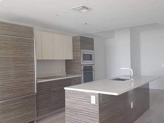 5th image of 460 NE 28th St APT 2507