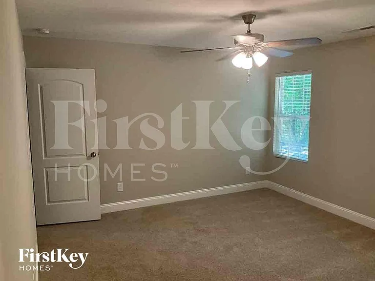 2047 Samantha Dr — Photo 9
