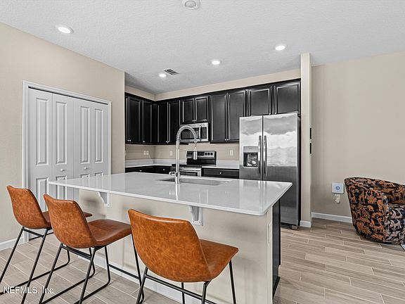 5th image of 12758 JOSSLYN Lane