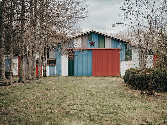 4th image of 233 Taylor Lake Rd