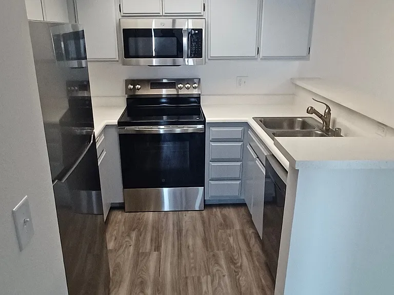 Windrose Place Pasadena — Photo 49
