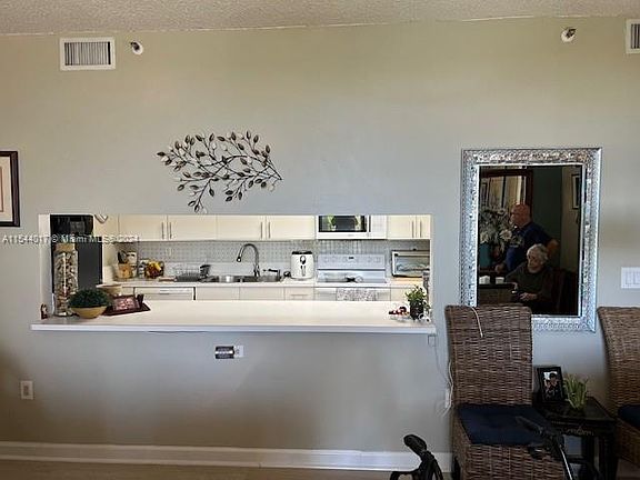 5th image of 9755 NW 52nd St APT 521
