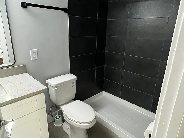 1032 Park Rd NW #1 — Photo 4