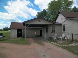 E6097 County Yard Rd, Manawa, WI 54949