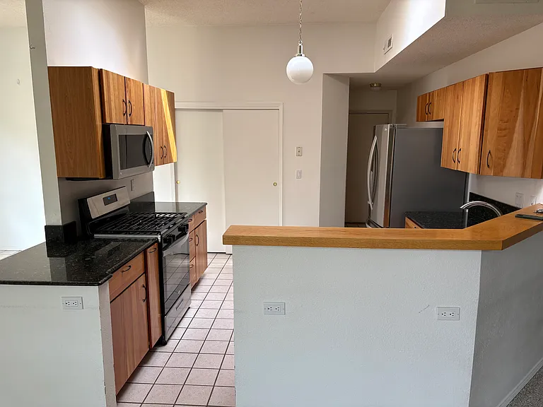2702 La Silla Dorada — Photo 11