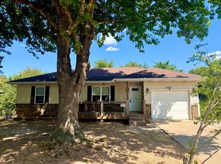 1507 W Meadow St, Ozark, MO 65721