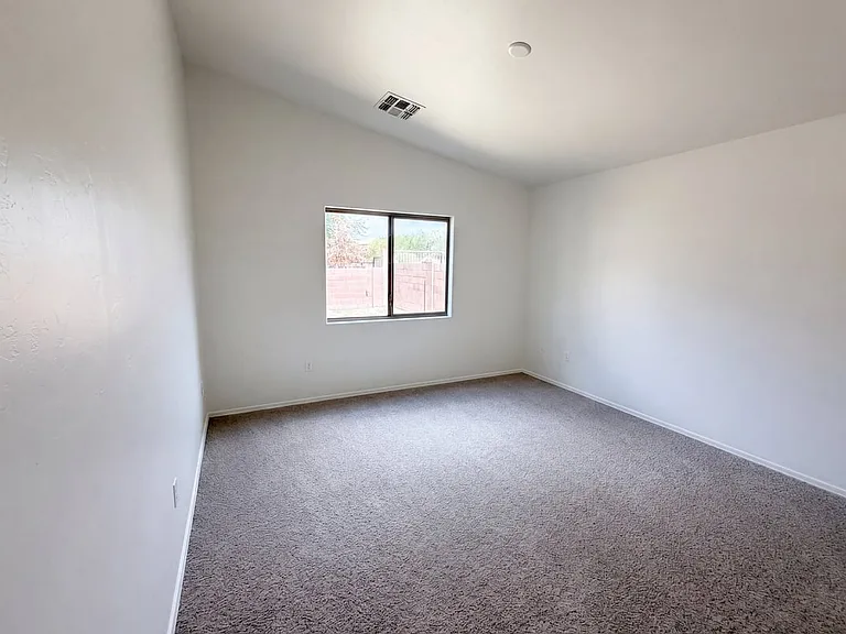 1018 E Lyle Canyon Dr — Photo 9