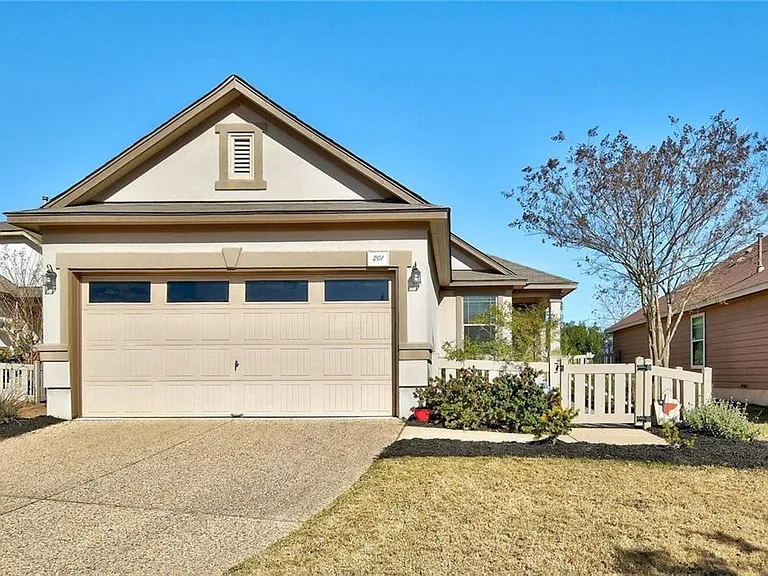 201 Edwin — Photo 2