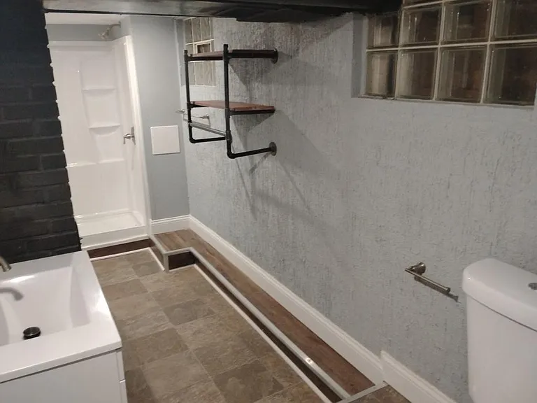 5610 S Main St — Photo 11