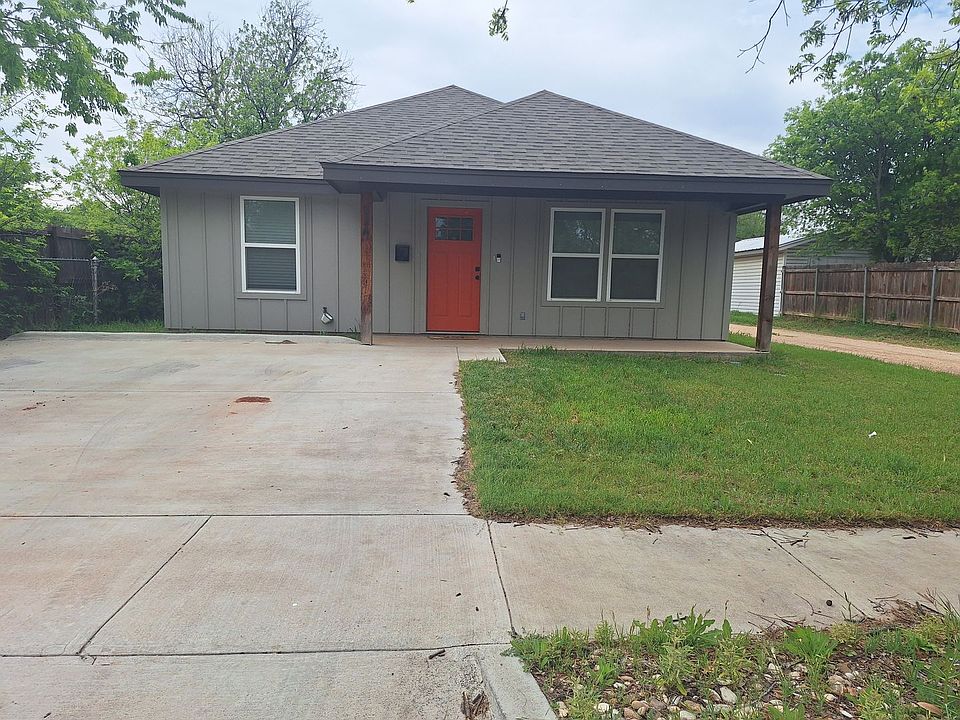 1st image of 926 Poplar St