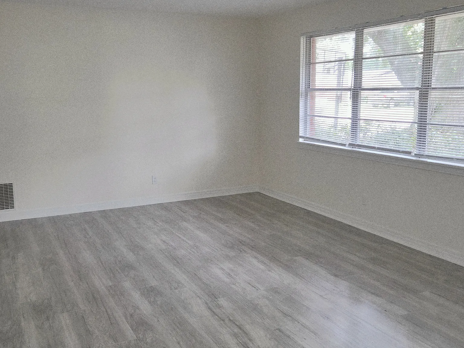3 bed, 1775 sqft, $1,600 — Photo 2