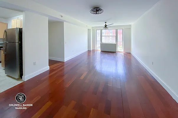 Rented by Coldwell Banker Warburg | media 16