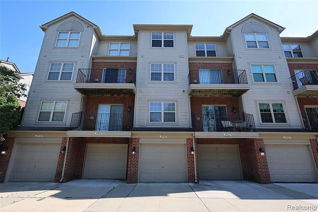 2 bed, 2.5 bath, 1764 sqft, $2,400 — Photo 2