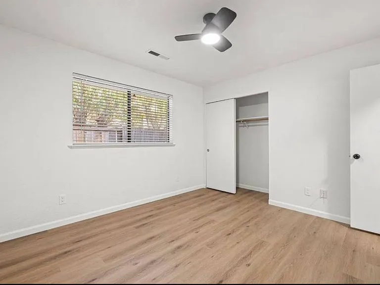 3427 Bristol Ct — Photo 7