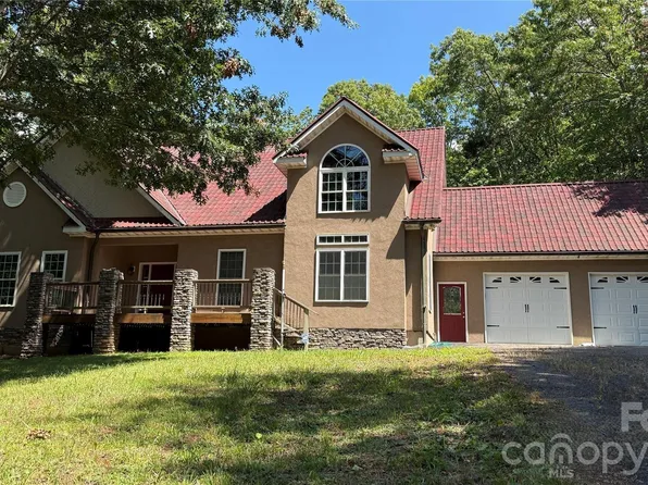 31 Reeds Creek Rd, Fairview, NC 28730