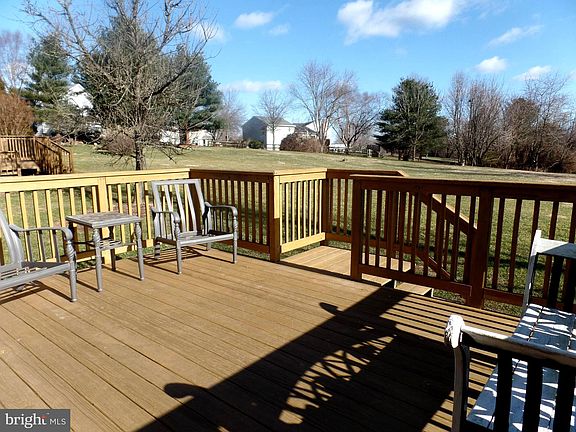 3rd image of 1709 Amberly Ct S