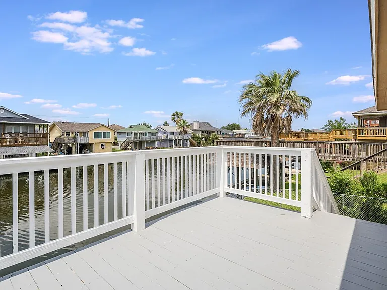 901 Bonita Dr — Photo 2
