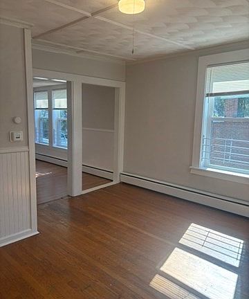 5th image of 103 Cedar St #5