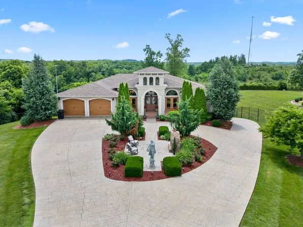 3638 Hickory Ests, Ashland, KY 41102