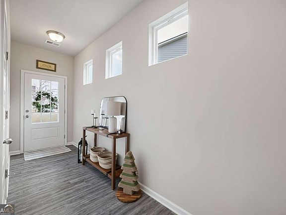 4th image of 117 Pinnacle Way