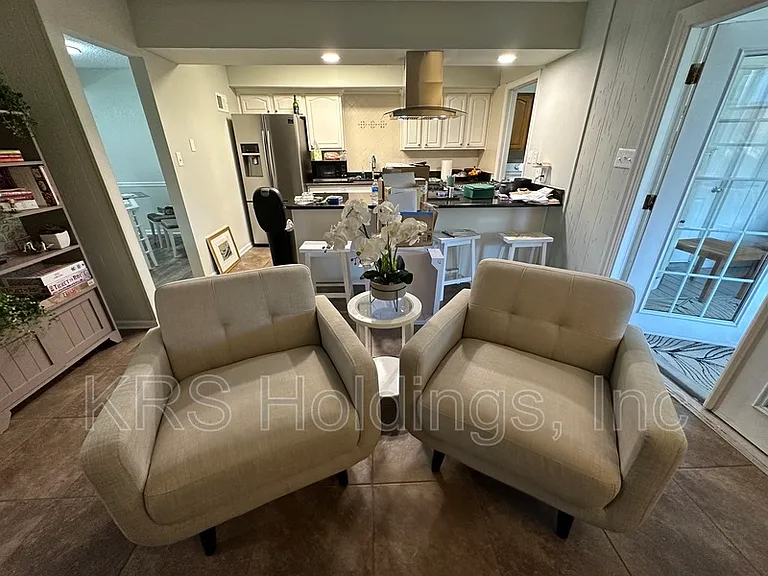 896 Jamestown Landing Rd — Photo 3