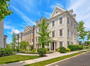 9 Roosevelt Dr, Wood Ridge, NJ 07075