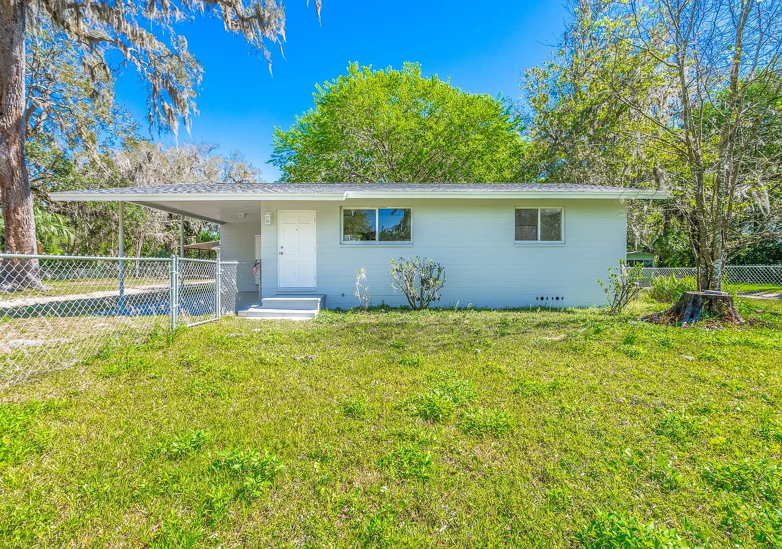 Fully Remodeled 2 Bedroom Home in Prime Ormond Location — Photo 2