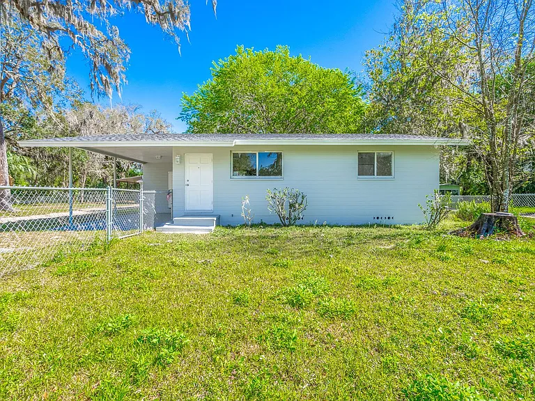 1707 Evergreen St — Photo 2