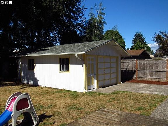 4th image of 10104 NE 75th St