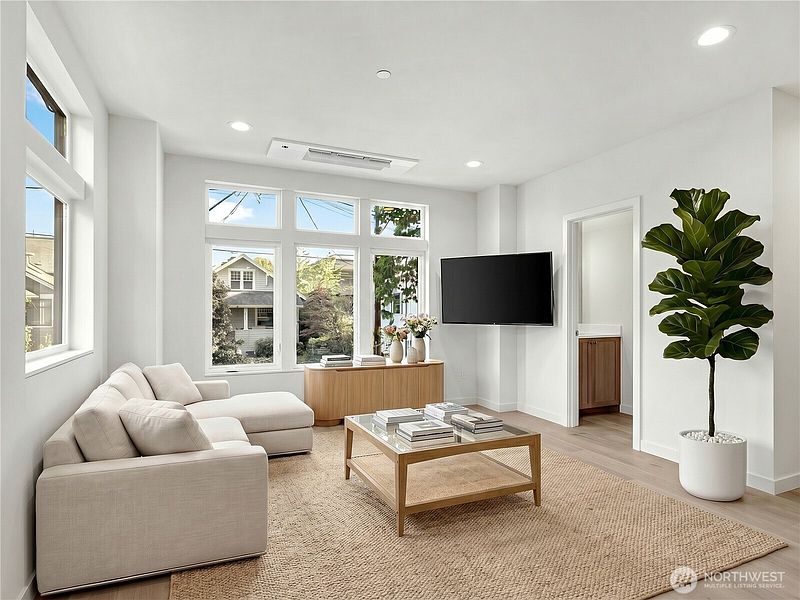 5th image of 1410 B N 47th Street