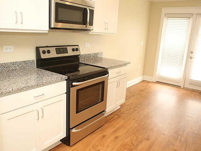 1810 Candlewood Ct #102 — Photo 4