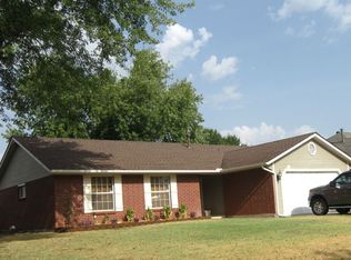 11 N Lockeport Dr, Edmond, OK 73003
