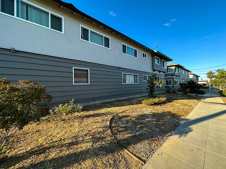 1111 Benito Ave #E — Photo 3