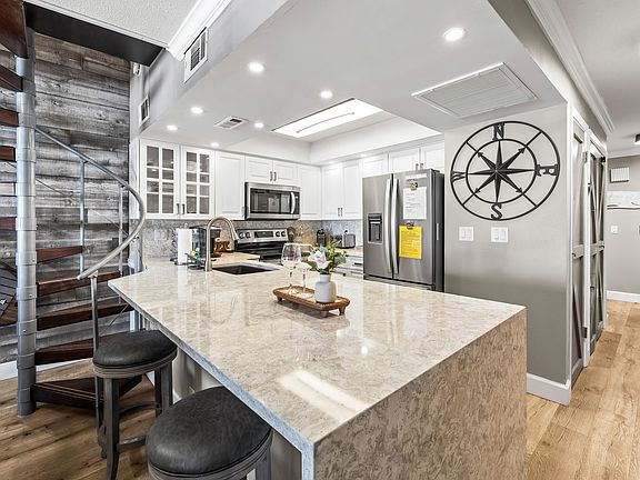 5th image of 2100 Gulf Blvd APT 18