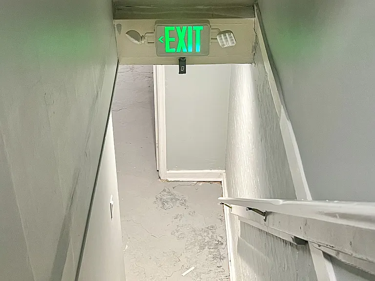 440 N Luzerne Ave — Photo 36