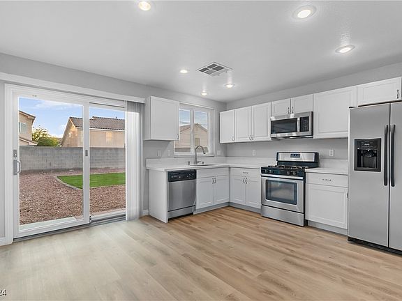 5th image of 3053 Forest Falls Ct