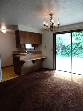 3rd image of 1778 SE Douglas Ave
