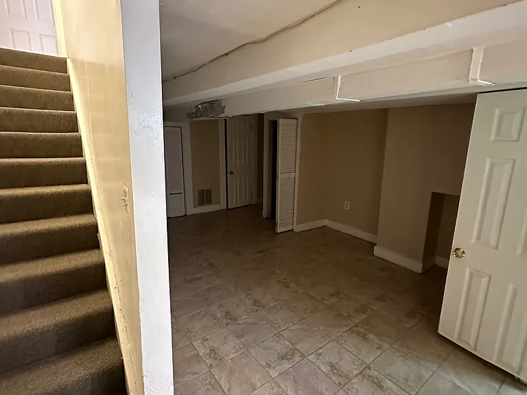 1614 W Lexington St — Photo 6