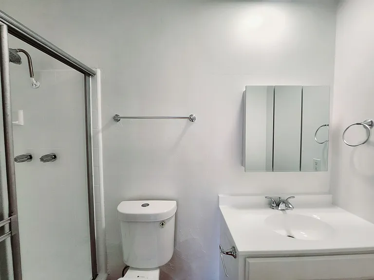 425 N Hobart Blvd — Photo 54