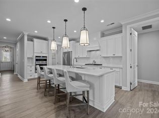 578 Lincoln Quarters Ln, Tega Cay, SC 29708