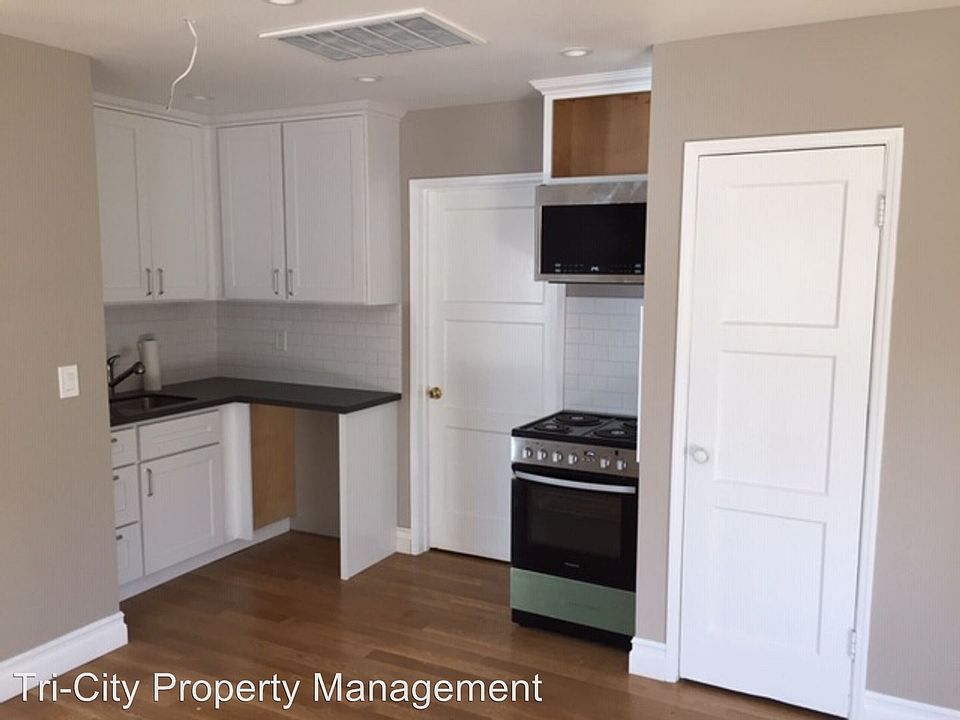 2nd image of 2171 Grove Way