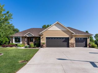 4645 N White Hawk Dr, Appleton, WI 54913