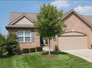 391 Winslow Cir, Commerce Twp, MI 48390
