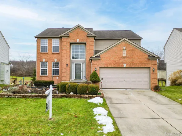 9884 High Meadow Dr, Ypsilanti, MI 48198
